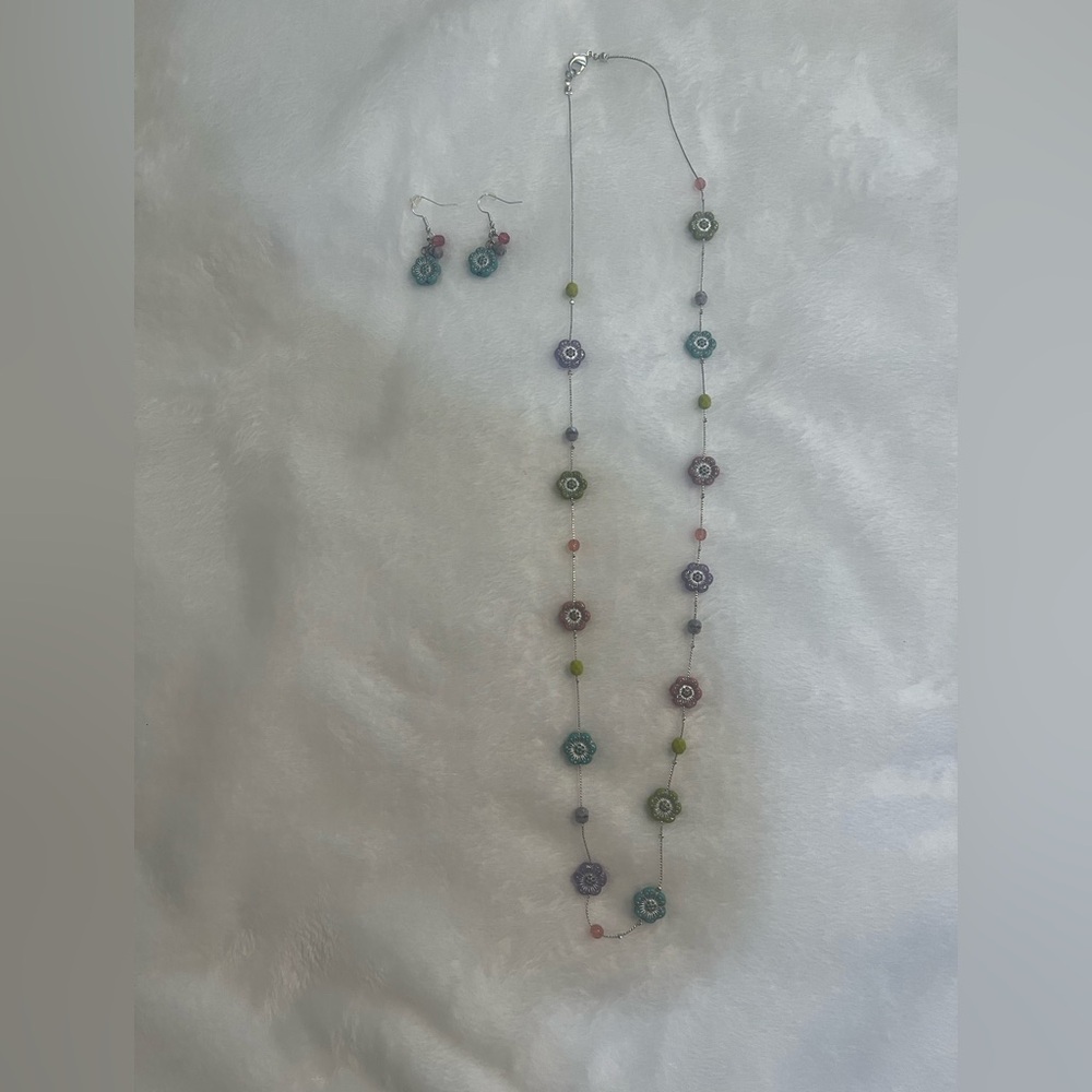 Necklace & earring set